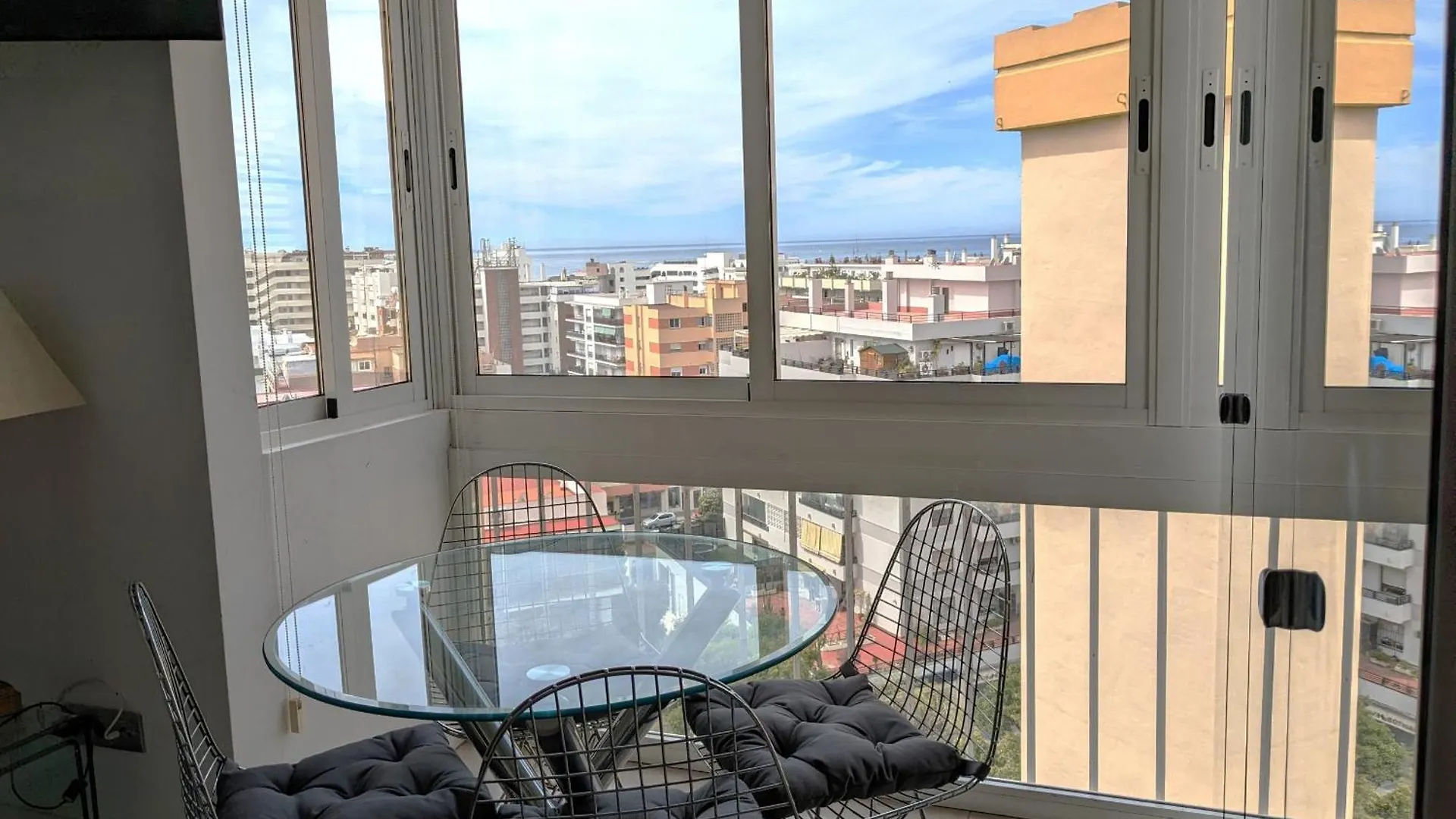 Apartamentos Con Vistas Y Terraza En Marbella