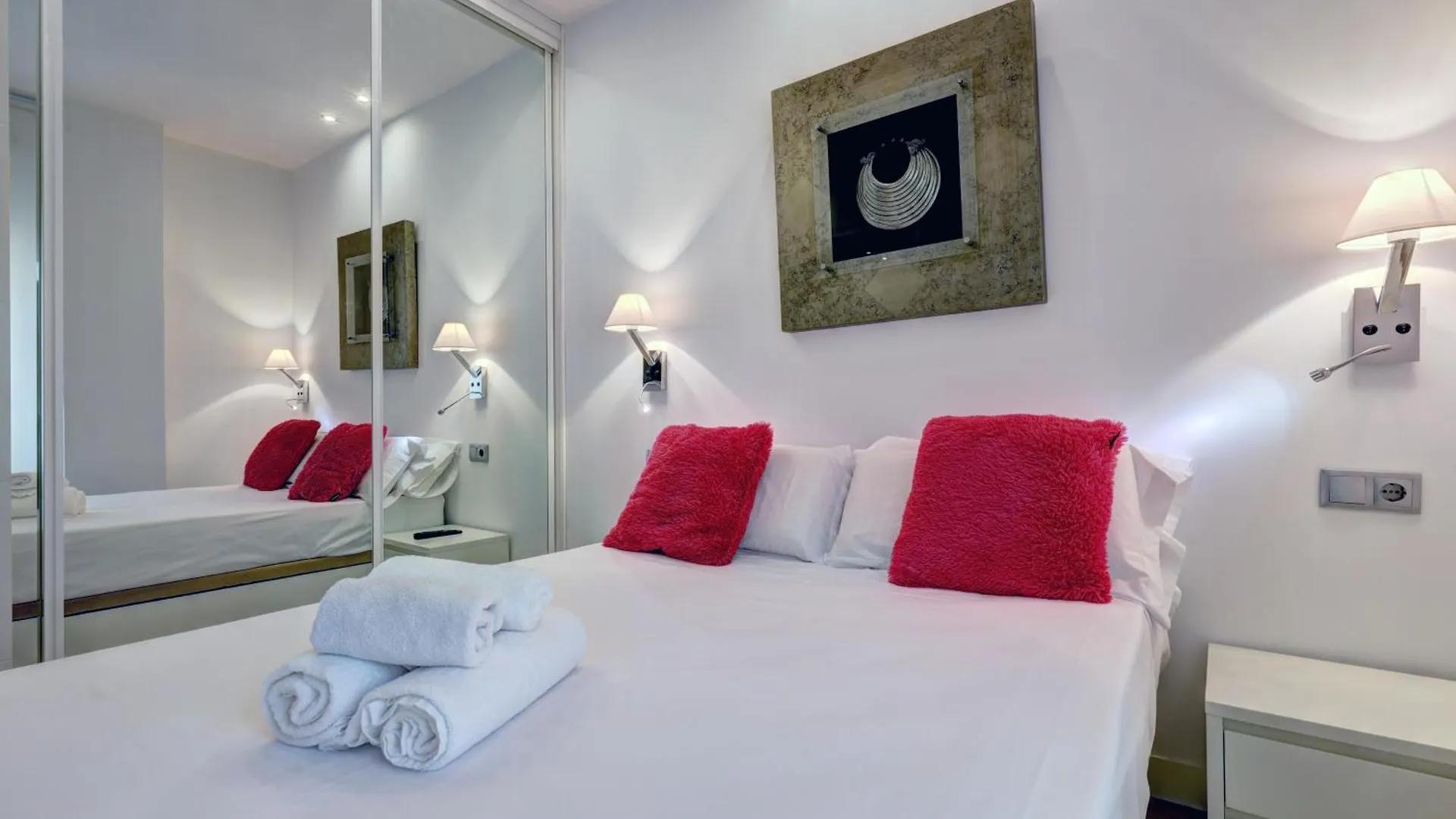 Apartamentos Con Vistas Y Terraza En Marbella