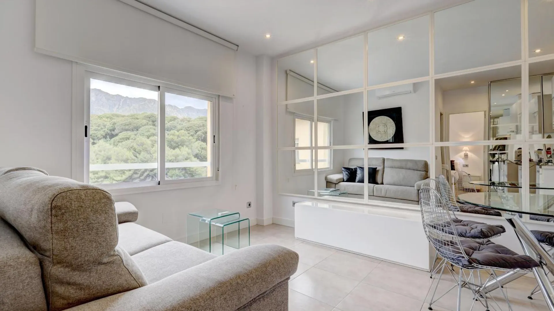 Apartamentos Con Vistas Y Terraza En Marbella Spain