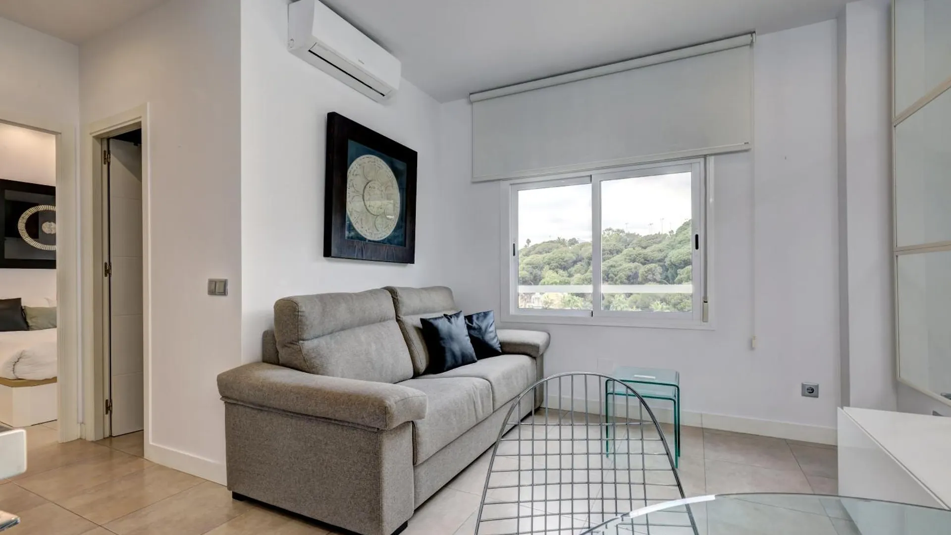 Apartamentos Con Vistas Y Terraza En Marbella