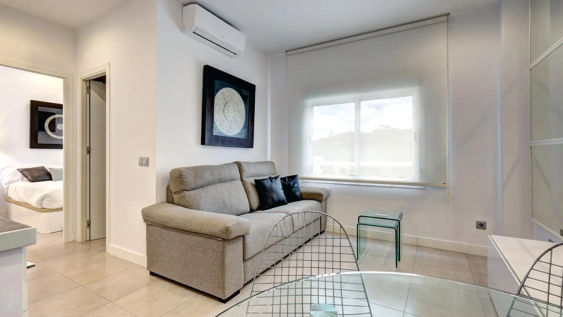 Apartamentos Con Vistas Y Terraza En Marbella