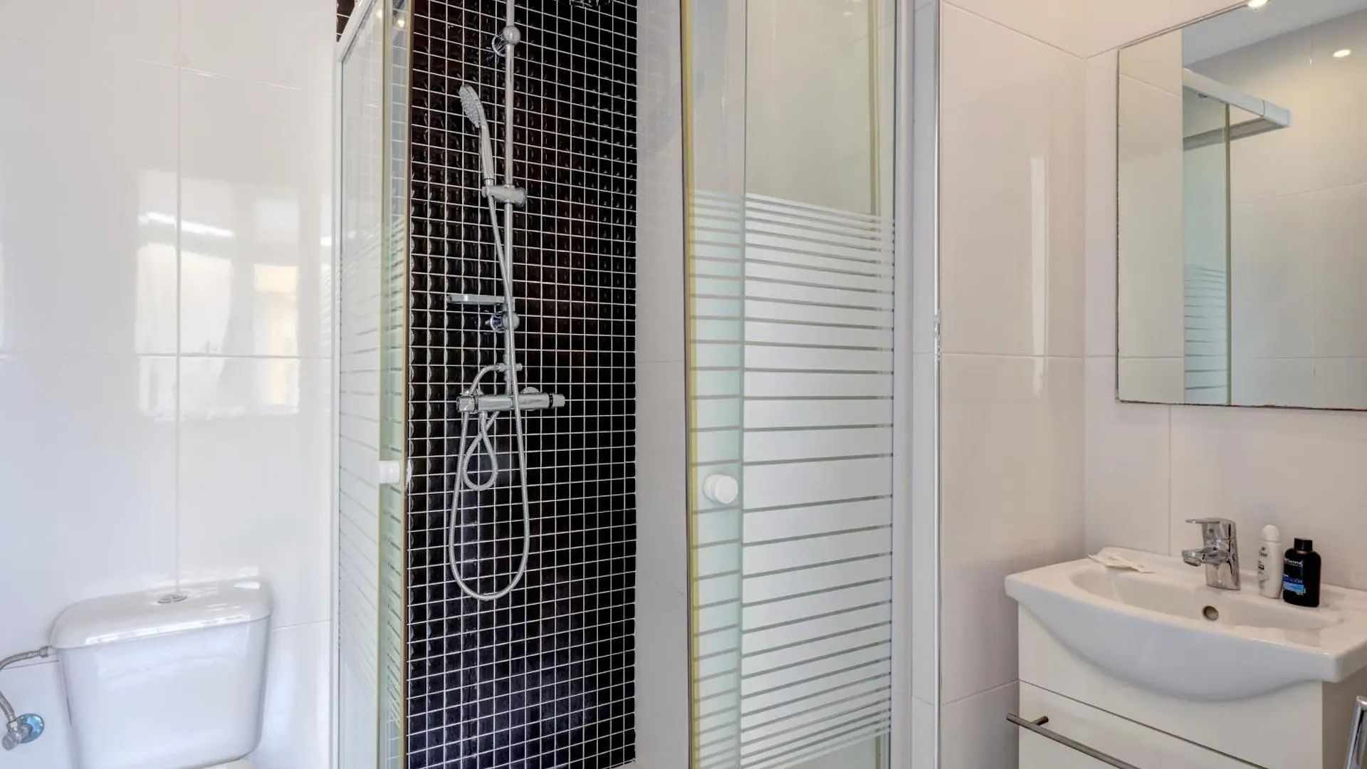 Apartamentos Con Vistas Y Terraza En Marbella