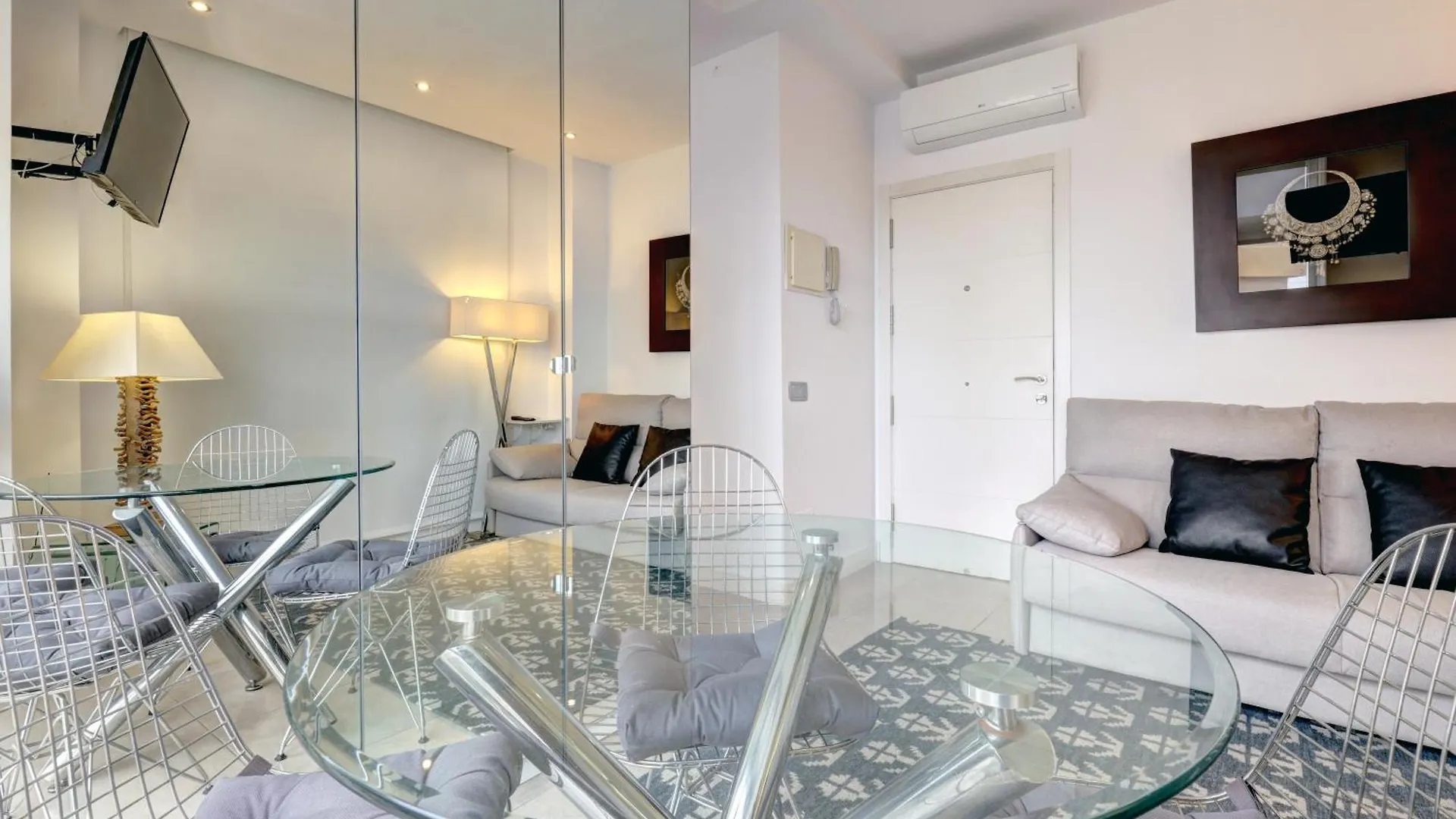 Apartamentos Con Vistas Y Terraza En Marbella Apartment