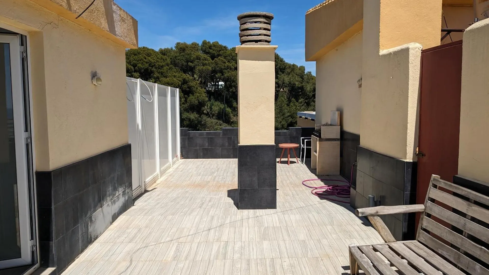 Apartamentos Con Vistas Y Terraza En Marbella
