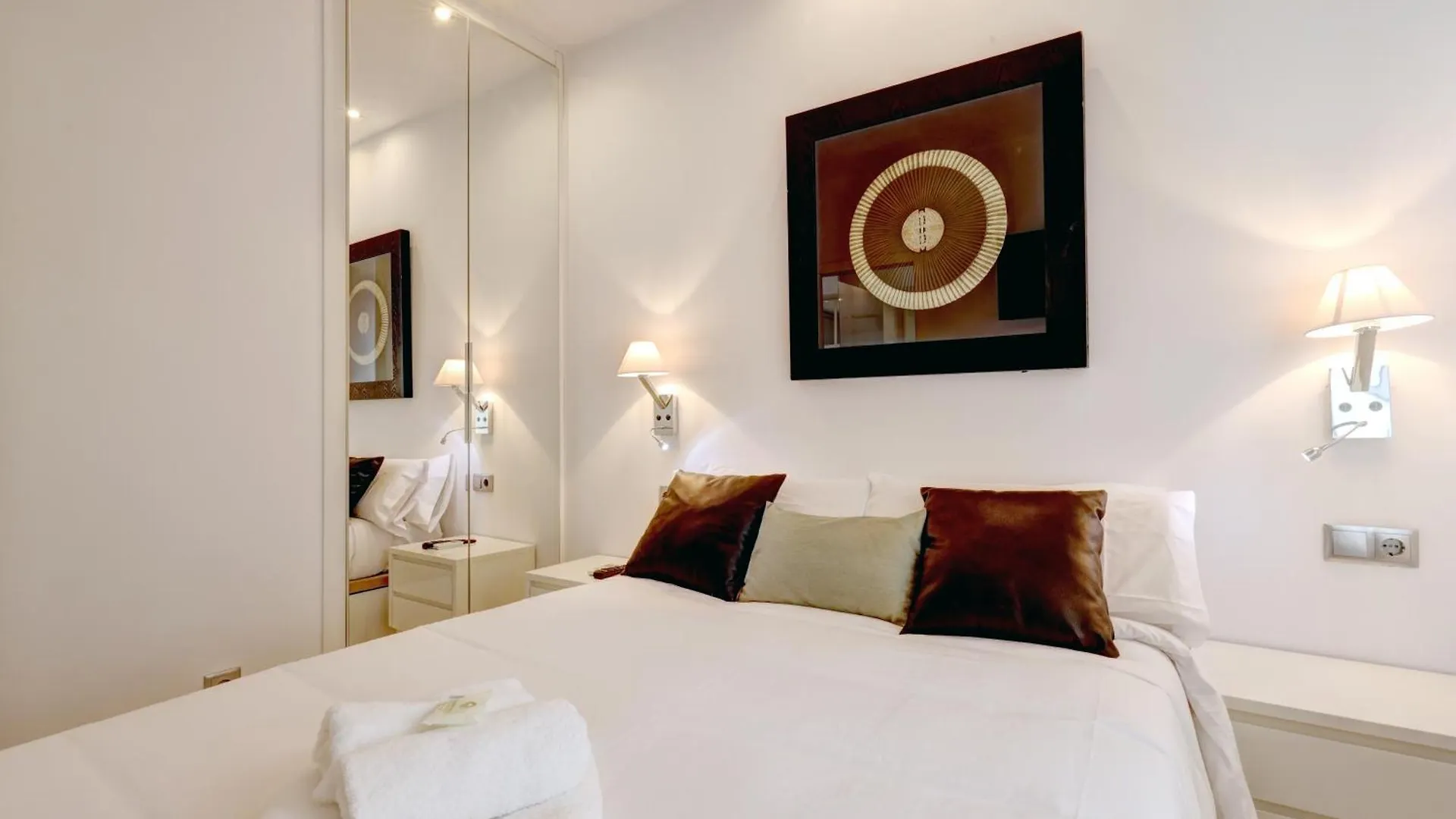 Apartamentos Con Vistas Y Terraza En Marbella Spain