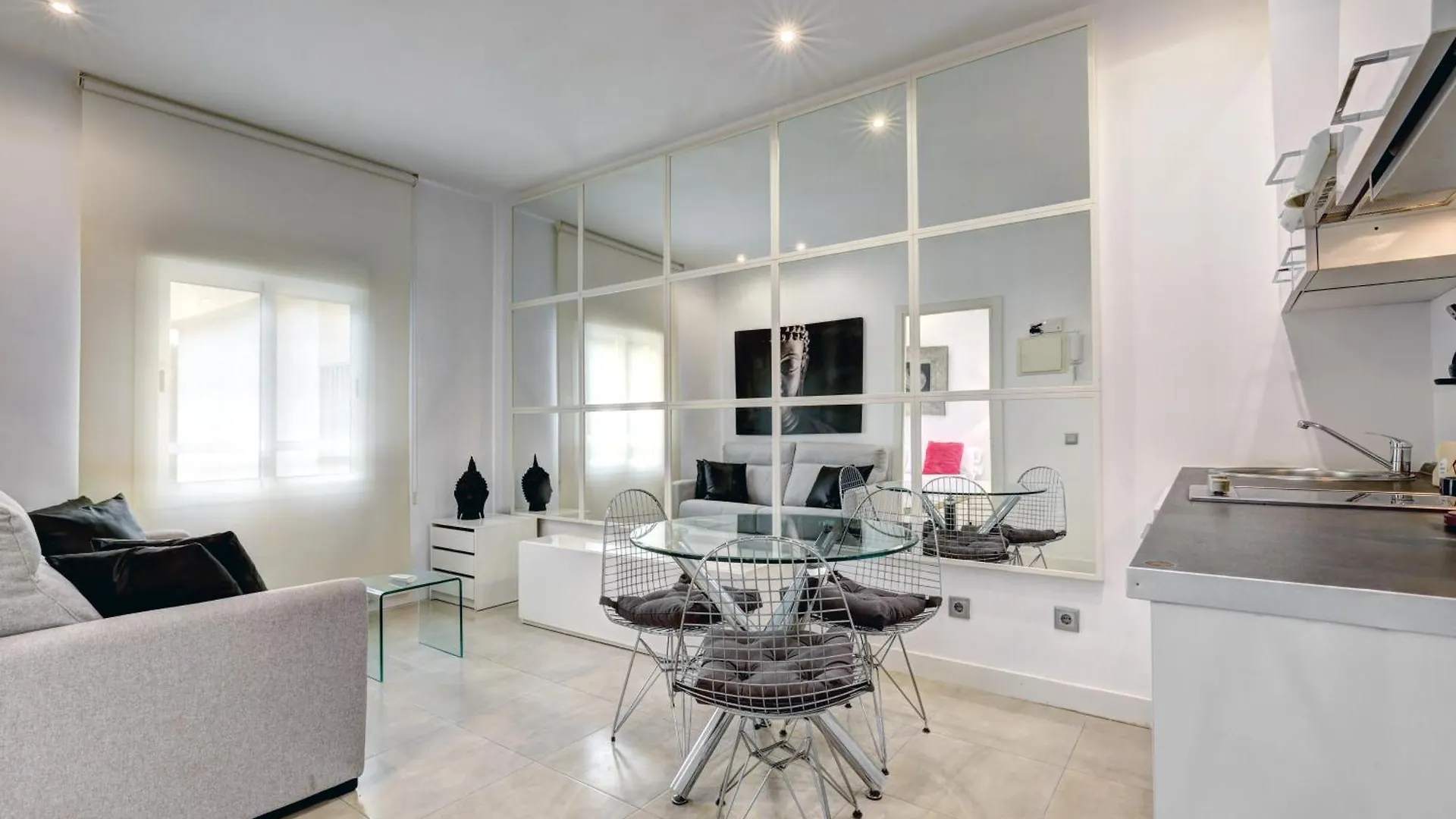 Apartamentos Con Vistas Y Terraza En Marbella Spain