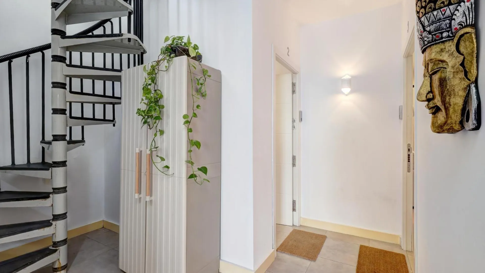 Apartamentos Con Vistas Y Terraza En Marbella